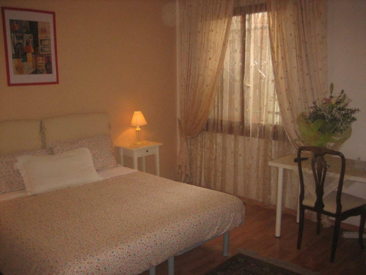 B&B 2 Palme Padova Bagian luar foto